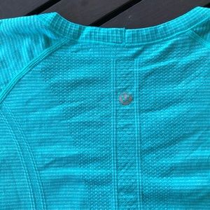 Lululemon running top!